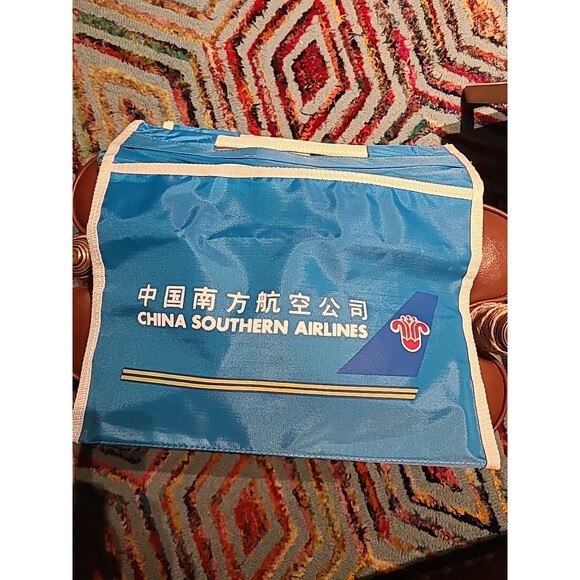 Vintage 1960s 70s 1970s China Airlines CAL Carry on Tote  Vintage 60s 70s China Airlines of Taiwan CAL Vinyl Carry Travel Bag NR